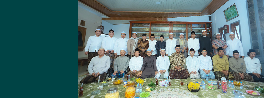 Khadim Zawiyah An-Nahdhah bersama Para Masyayikh di Purwakarta